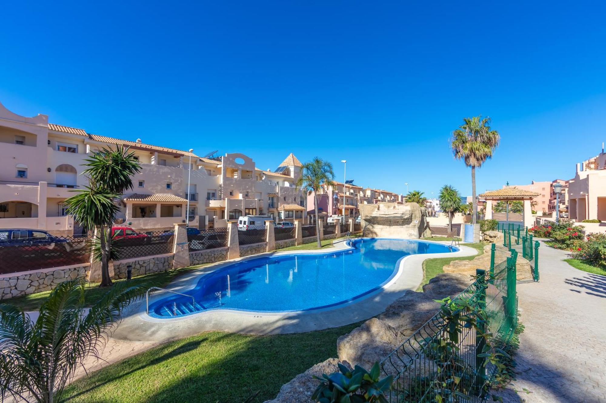 Apartment Surf - Wifi - Parking - Swimming Pool - Patio - Garden