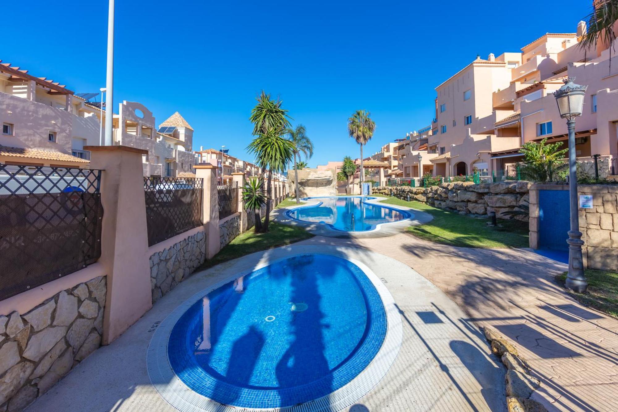 Apartment Surf - Wifi - Parking - Swimming Pool - Patio - Garden *